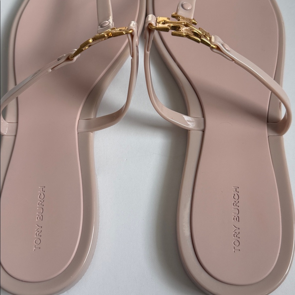 Tory Burch Blush Pink Logo Thong Sandals with Gold Emblem - Picture 4 of 8